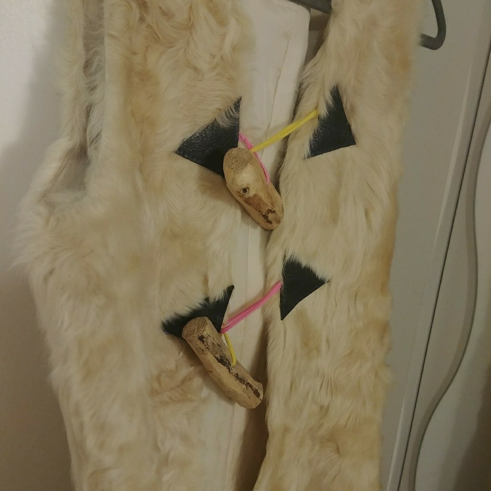 Soft sheep fur long sleeveless jacket - Picture 6 of 8